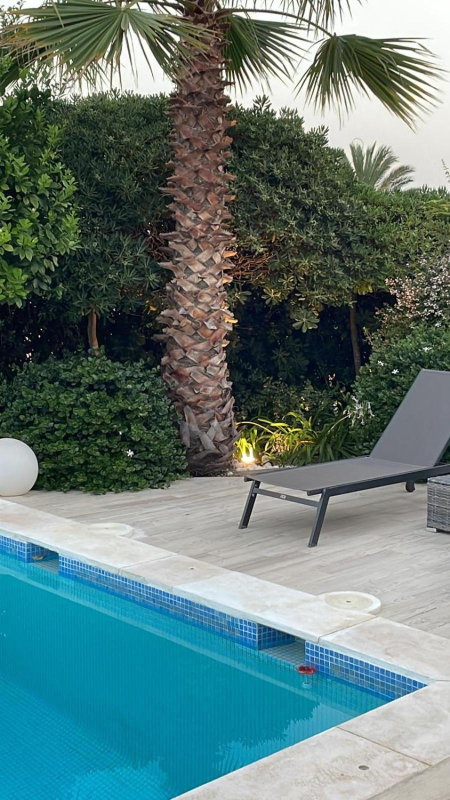 Villa Hermosa En Marbella,100 M Playa, Vistas Al Mar, Piscina Privada
