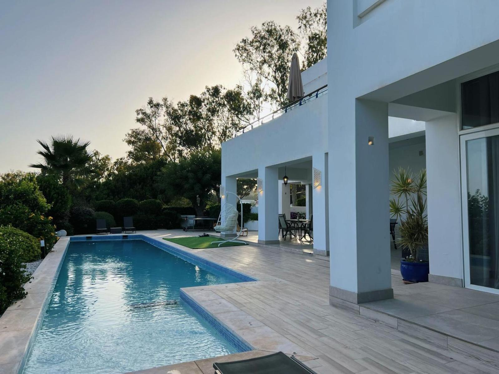 Villa Hermosa En Marbella,100 M Playa, Vistas Al Mar, Piscina Privada Marbella