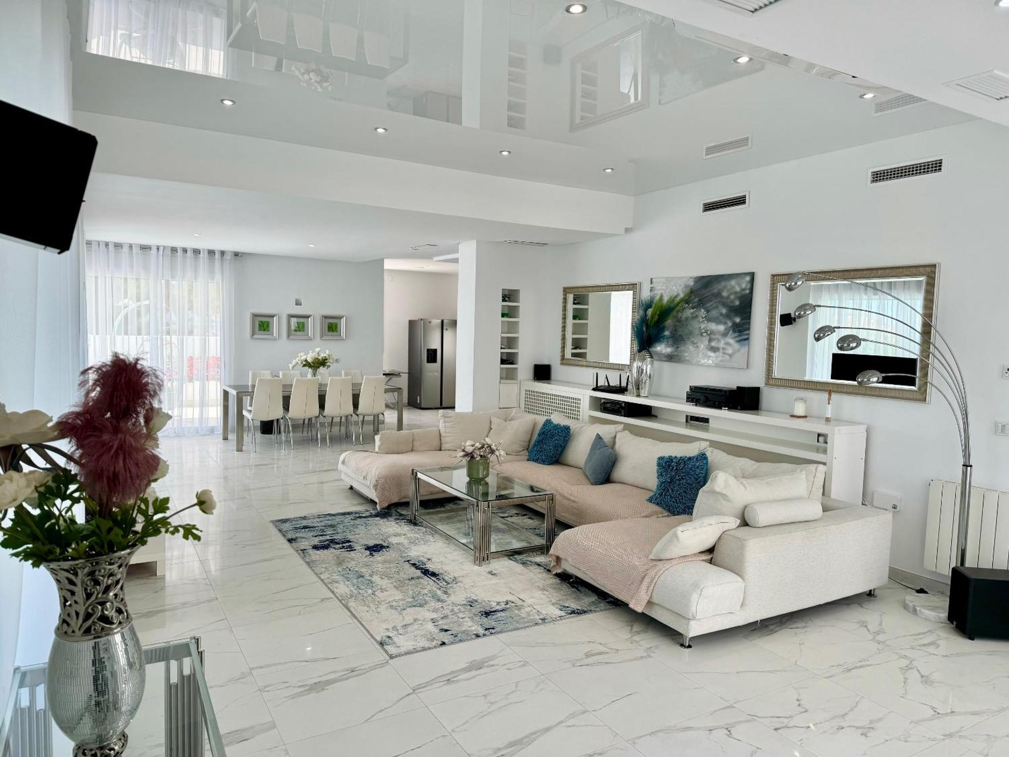 Hermosa En Marbella,100 M Playa, Vistas Al Mar, Piscina Privada Marbella