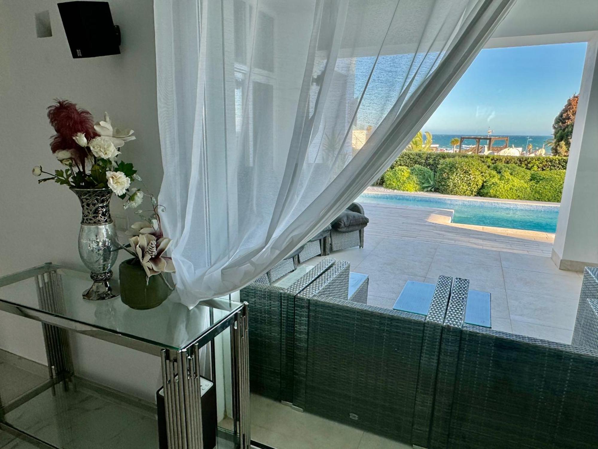 Villa Hermosa En Marbella,100 M Playa, Vistas Al Mar, Piscina Privada Marbella