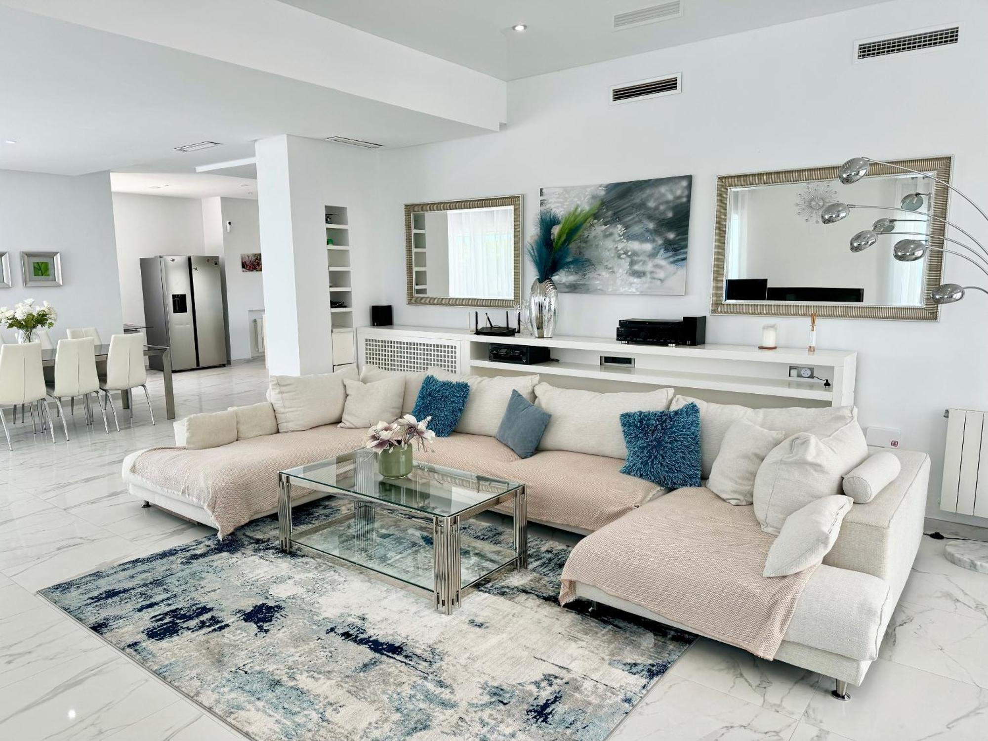 Hermosa En Marbella,100 M Playa, Vistas Al Mar, Piscina Privada Villa