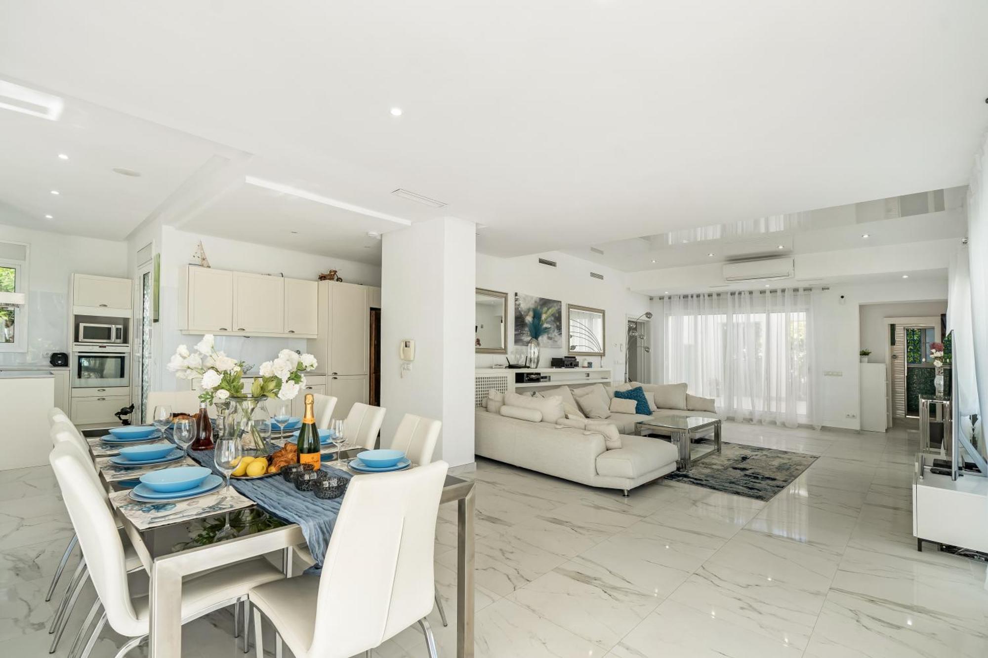 Villa Hermosa En Marbella,100 M Playa, Vistas Al Mar, Piscina Privada Marbella