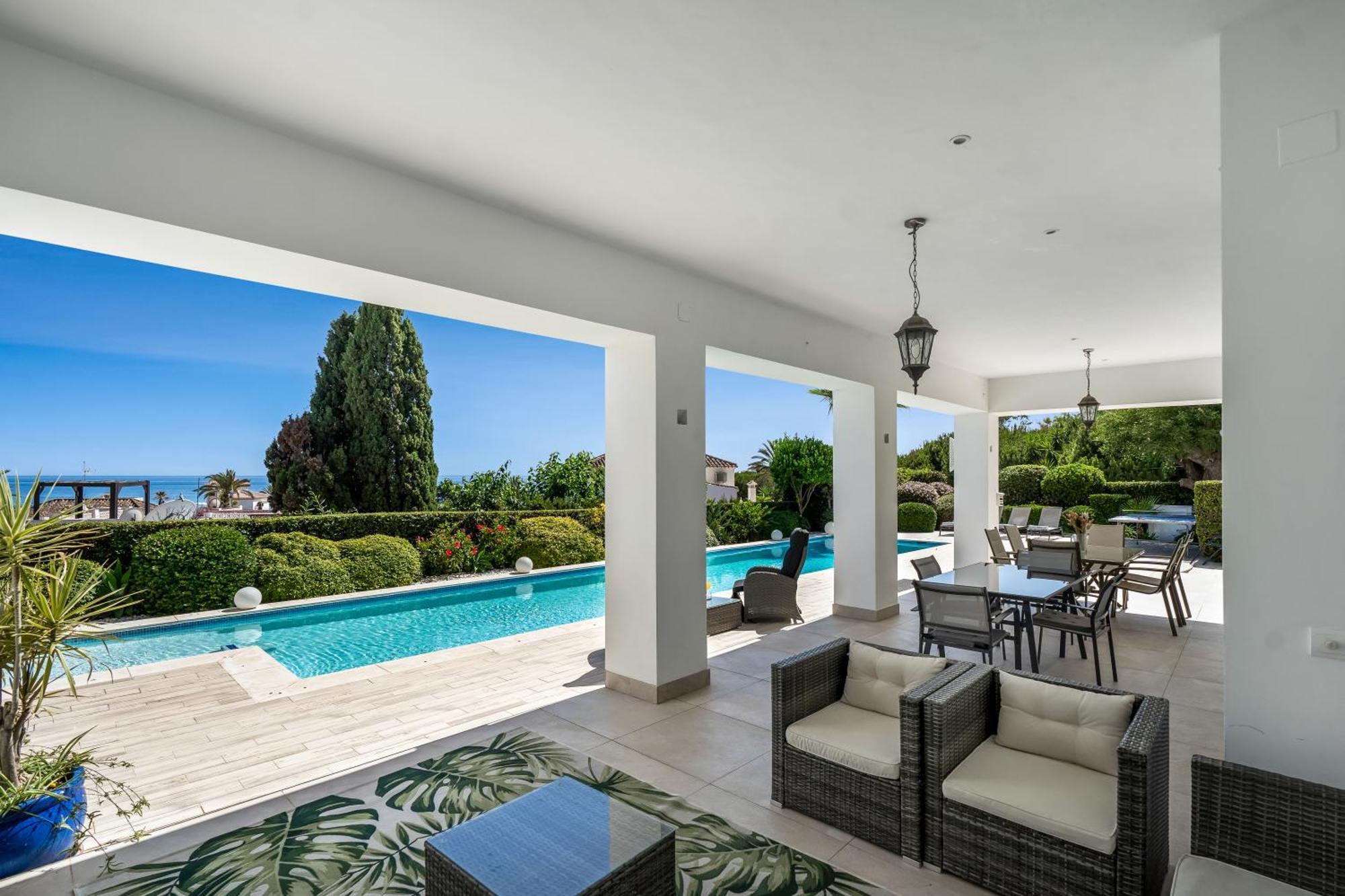 Villa Hermosa En Marbella,100 M Playa, Vistas Al Mar, Piscina Privada *