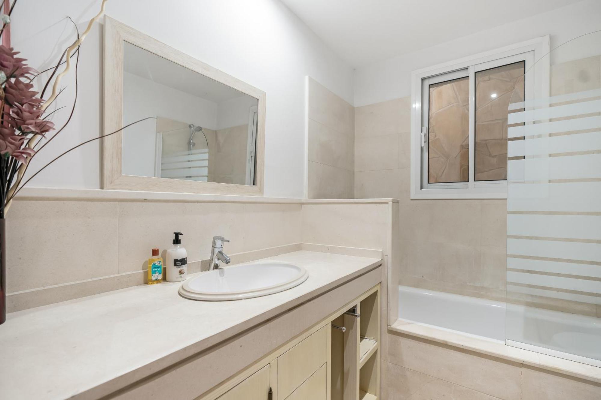 Hermosa En Marbella,100 M Playa, Vistas Al Mar, Piscina Privada * Marbella
