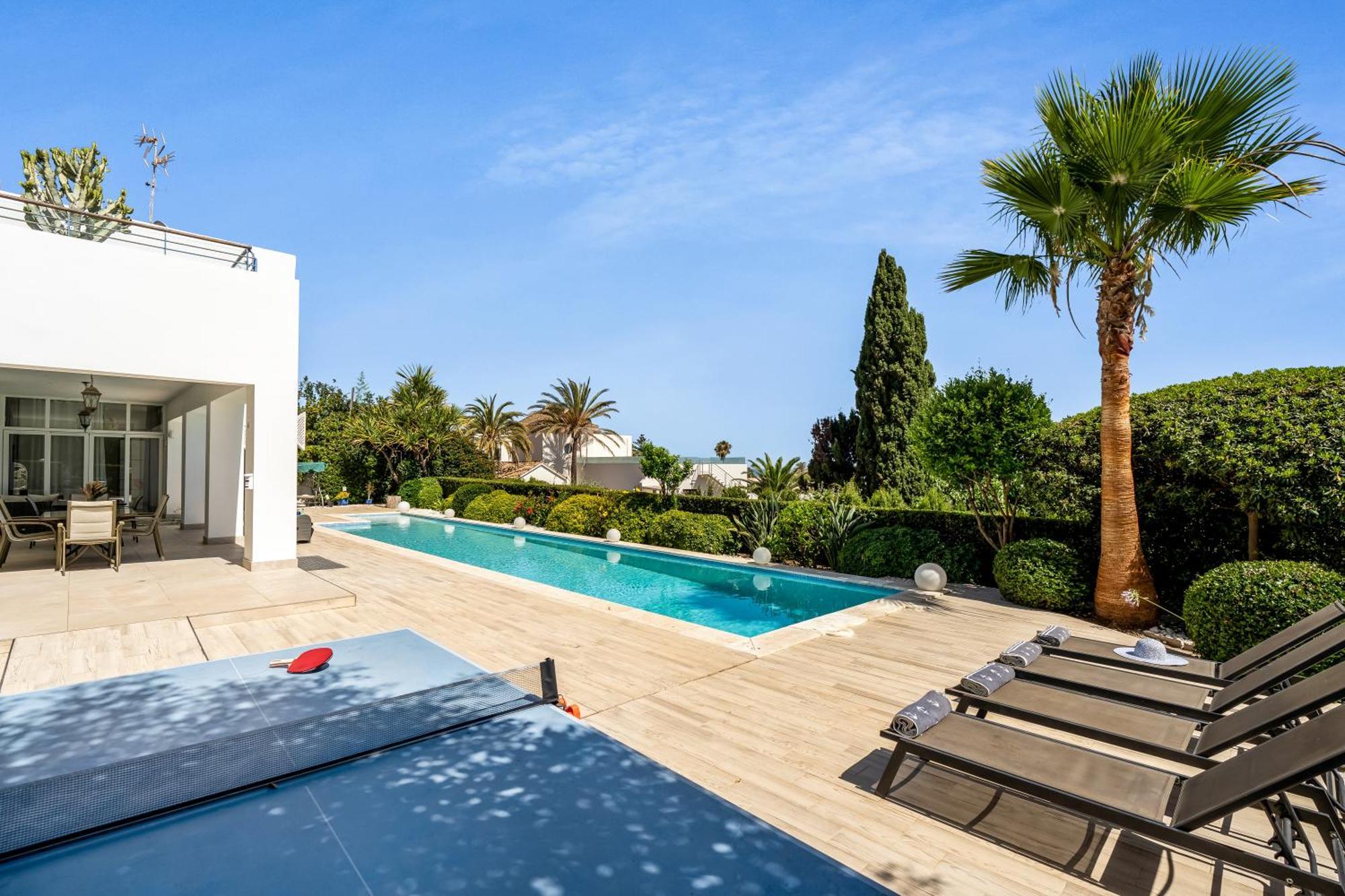 Villa Hermosa En Marbella,100 M Playa, Vistas Al Mar, Piscina Privada