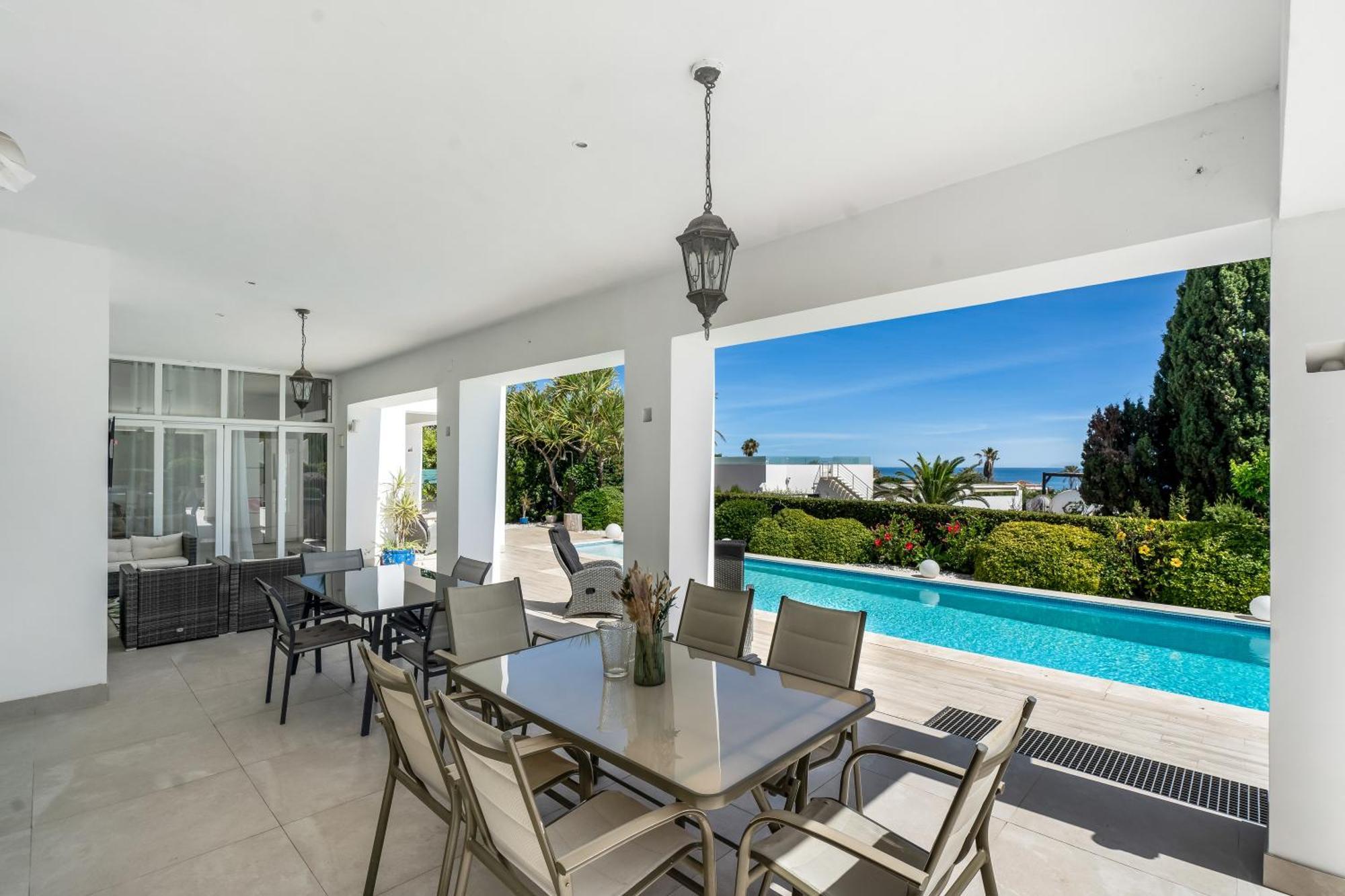 Villa Hermosa En Marbella,100 M Playa, Vistas Al Mar, Piscina Privada *