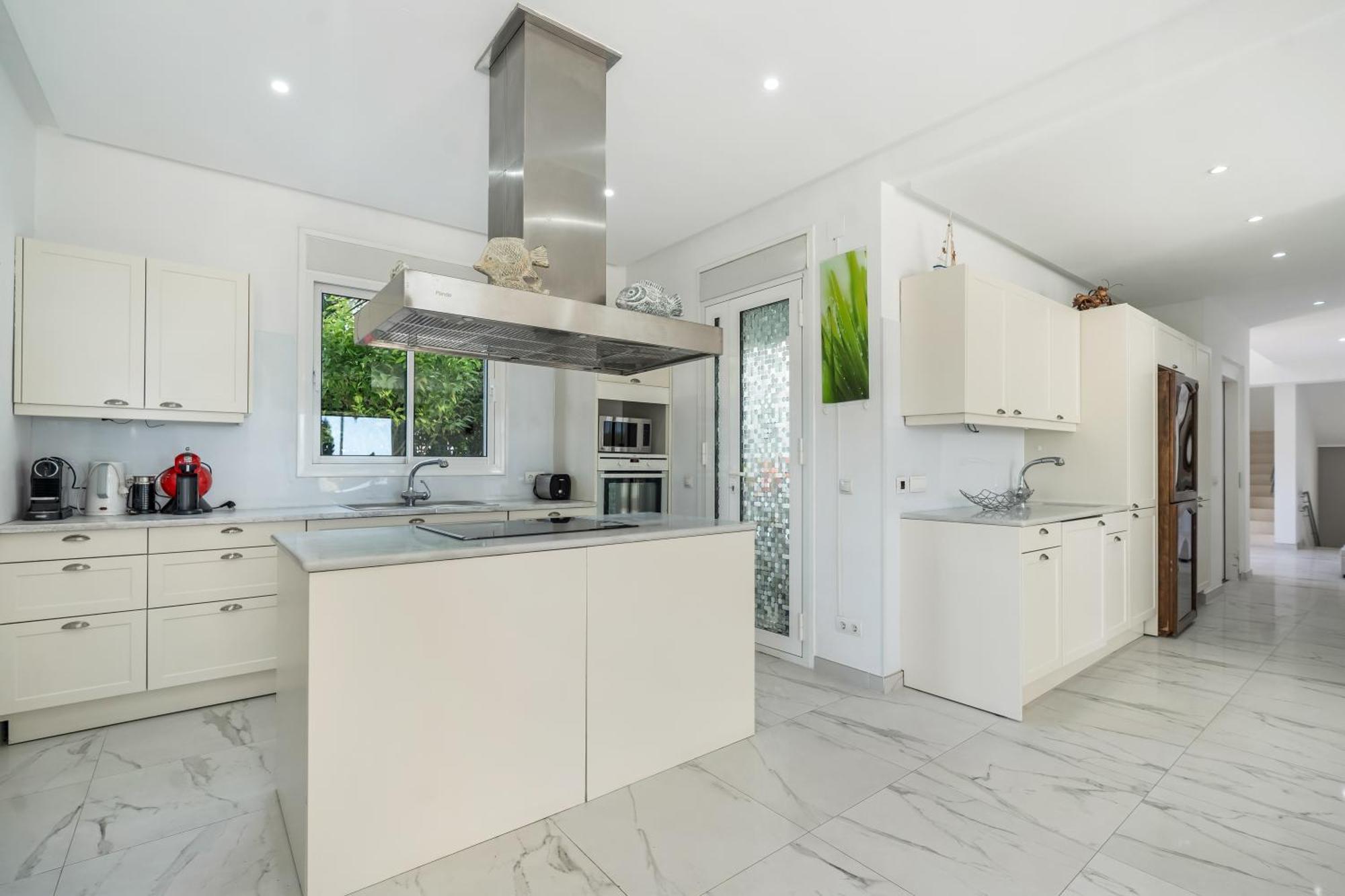 Villa Hermosa En Marbella,100 M Playa, Vistas Al Mar, Piscina Privada Marbella