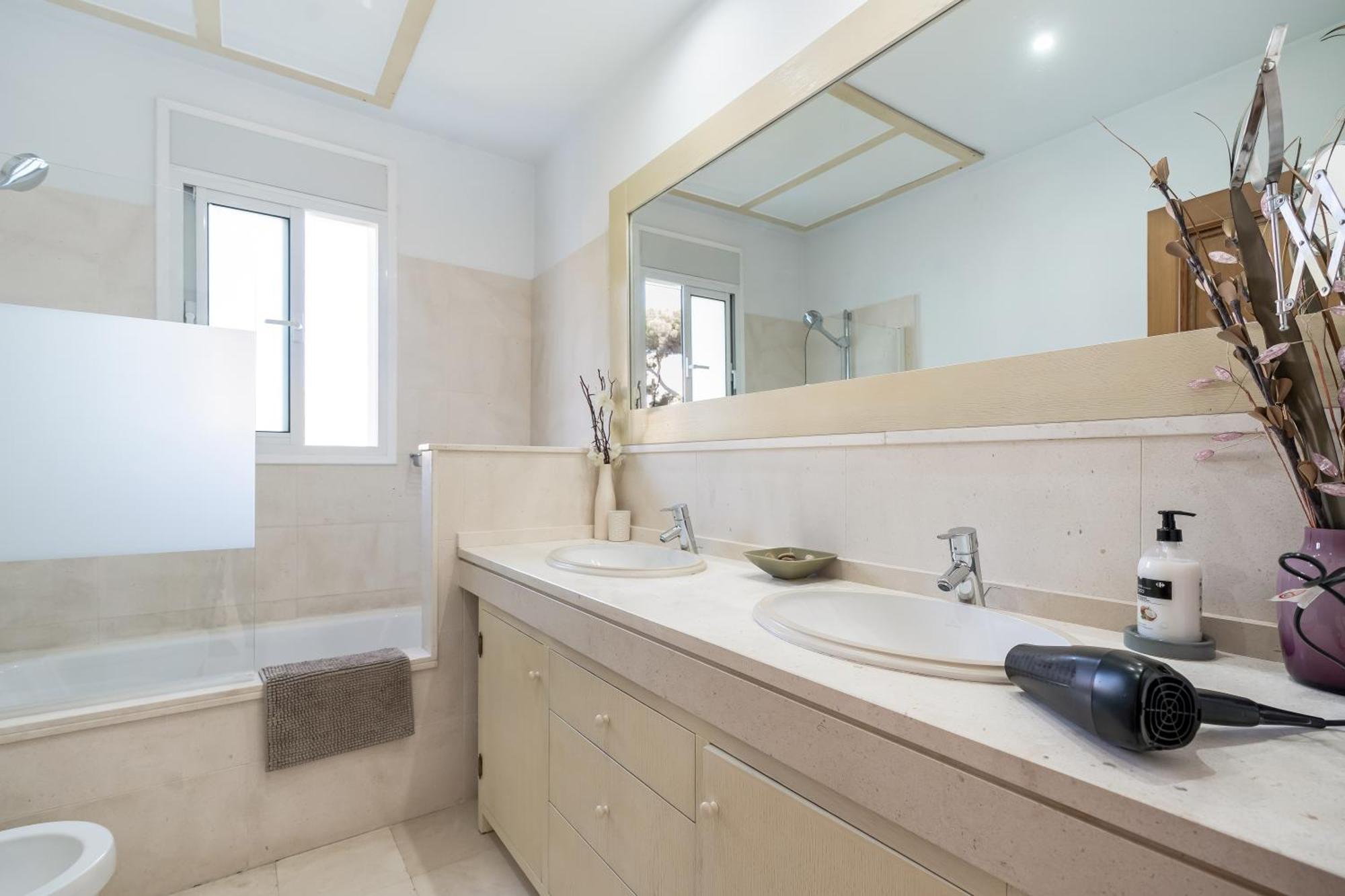 Villa Hermosa En Marbella,100 M Playa, Vistas Al Mar, Piscina Privada